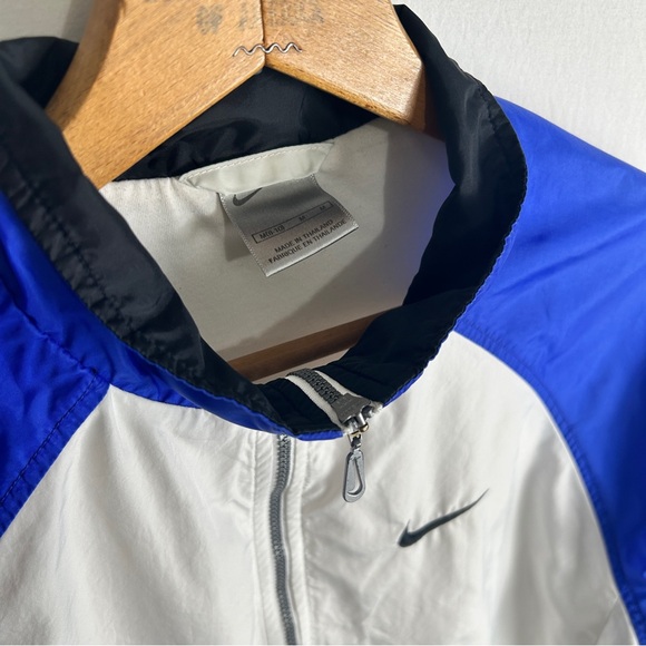 Grey tag Nike Windbreaker - Picture 2 of 4
